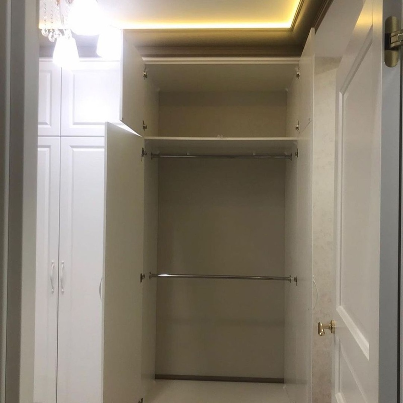 Встроенные распашные шкафы-Встраиваемый распашной шкаф на заказ «Модель 43»-фото4